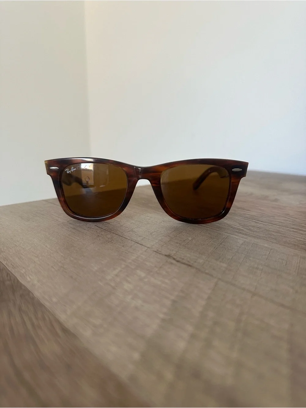 Ray-Ban Wayfarer Sunglasses - Tortoiseshell Frame with Brown Lenses